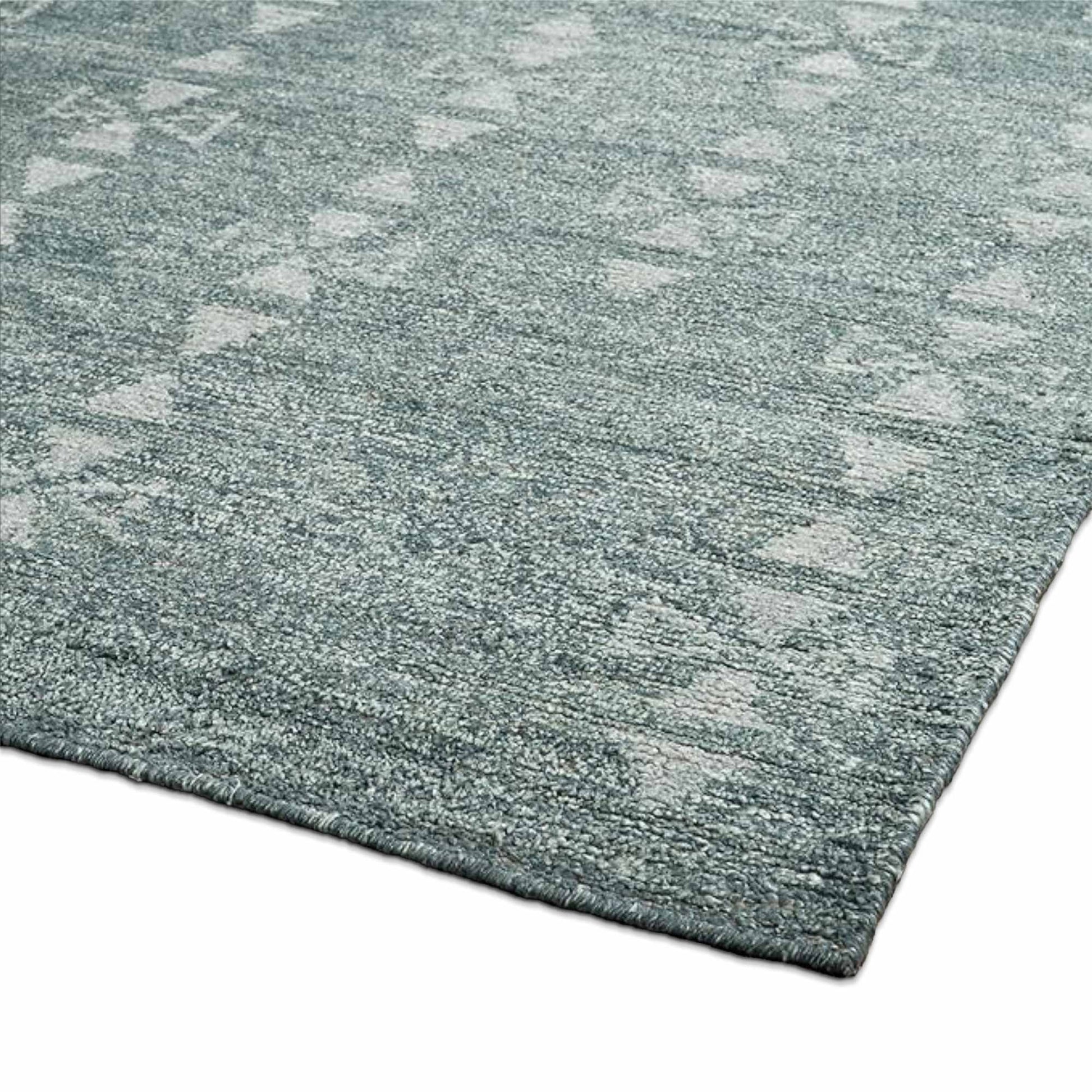 Delhi Collection Hand Woven Bamboo Silk Area Rug (ICE)
