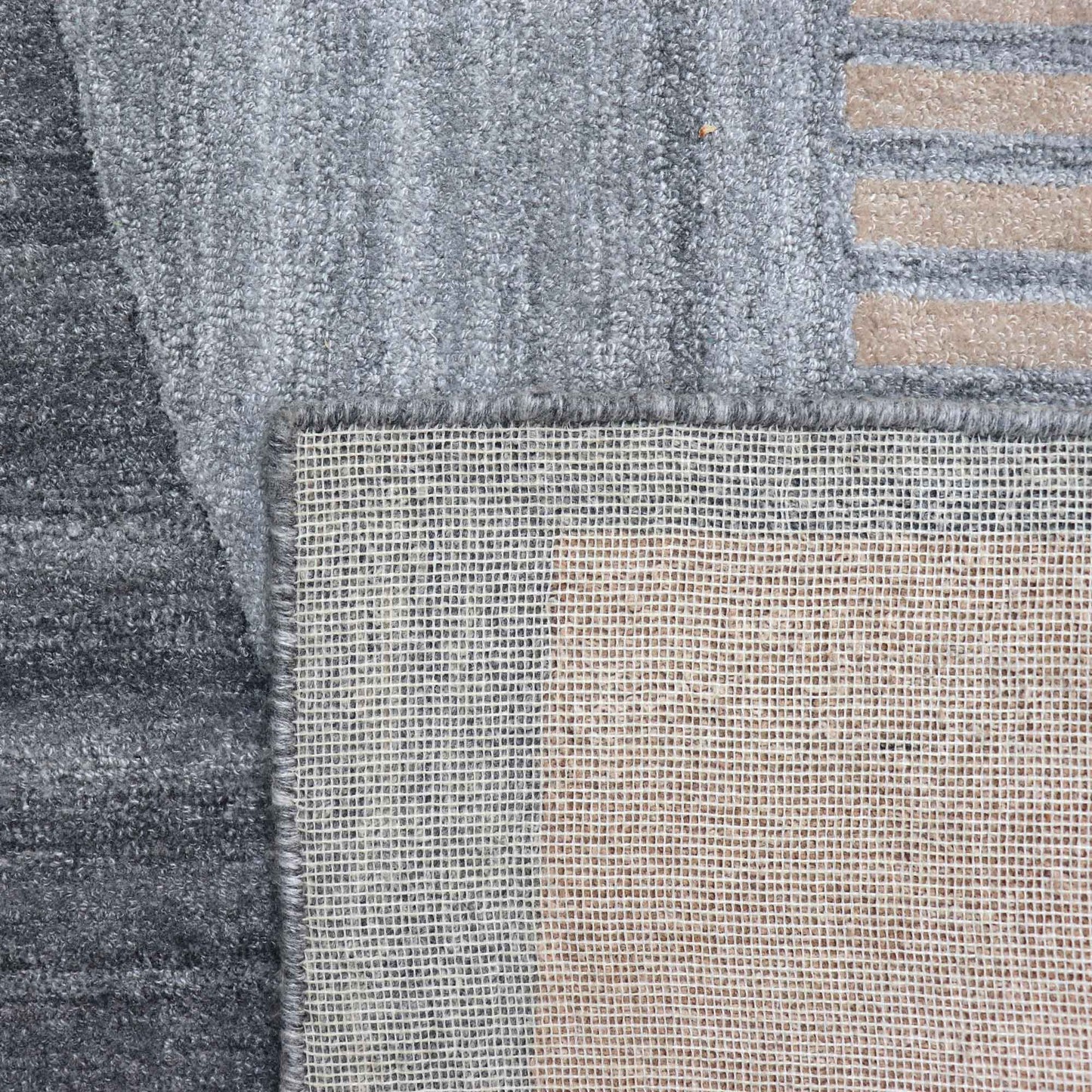 Low-Varune-hand-tufted-rug